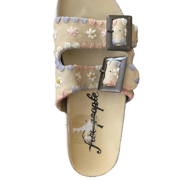 FREE PEOPLE Wildflowers Footbed Embroidered Floral Leather Slide Buckle Sandal - Picture 7 of 8